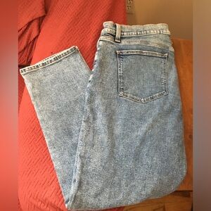 Joes jeans The Bobby mid rise tapered boyfriend.